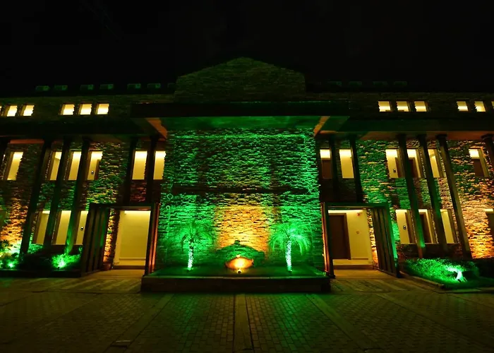 Manaspark Deluxe Hotel